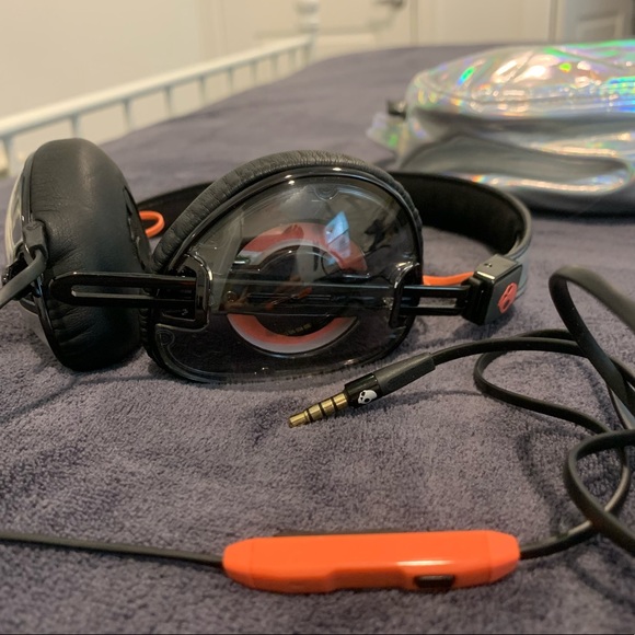 Skullcandy headphones NWOT (include carrying case) - Picture 2 of 5